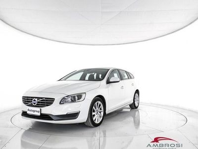 usata Volvo V60 D2 1.6 Powershift Momentum del 2014 usata a Corciano