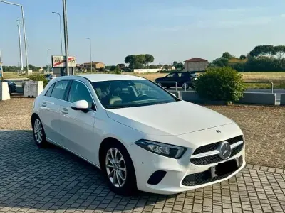 Usata Mercedes A180 136 CV (100 kW) 2020 Bianco Berlina