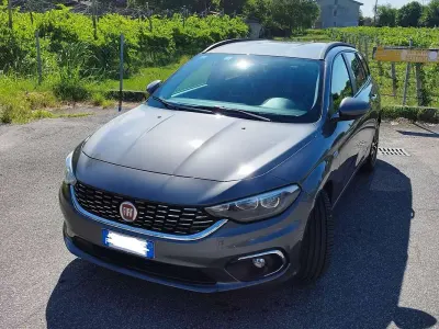 Usata Fiat Tipo 120 CV (88 kW) 2019 Grigio Station wagon