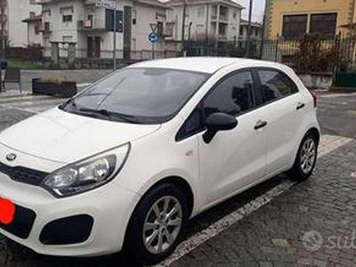 Usata Kia Rio EX 86 CV (63 kW) 2012 Bianco Berlina