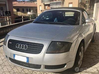 Usata Audi TT Roadster 180 CV (132 kW) 2000 Grigio Cabrio