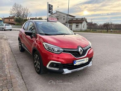 Usata Renault Captur Intens 90 CV (66 kW) 2017 Rosso SUV