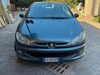 Usata Peugeot 206 CC 125 CV (91 kW) 2006 Grigio Cabrio