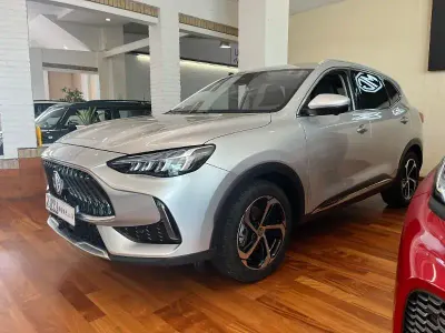 Usata MG HS Luxury 162 CV (119 kW) 2024 Grigio SUV