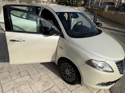 Usata Lancia Ypsilon 2013 Bianco Utilitaria