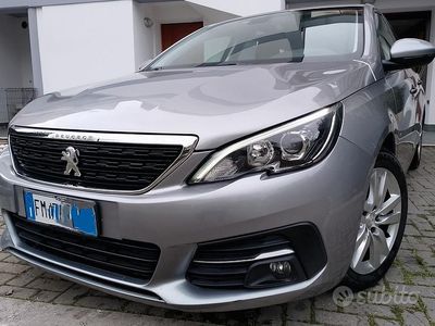 Grigio Usata 2017 Peugeot 308 SW Station wagon | 7300 € (Buon prezzo)