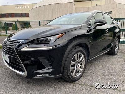 usata Lexus NX300h 197cv Garanzia & tagliando