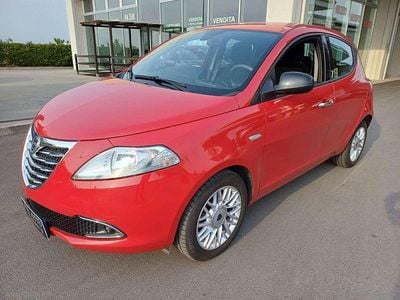 Usata Lancia Ypsilon Gold 84 CV (61 kW) 2014 Rosso Utilitaria