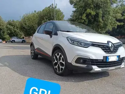 Usata Renault Captur 90 CV (66 kW) 2018 Bianco SUV