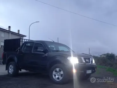 Usata Nissan Navara SE 171 CV (125 kW) 2006 Bluazzurro Pick-up