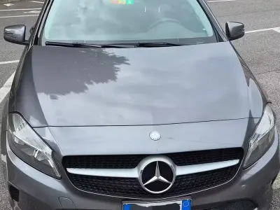 Usata Mercedes A160 102 CV (75 kW) 2016 Grigio Berlina