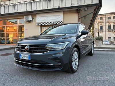 Usata VW Tiguan Life 150 CV (110 kW) 2022 Grigio SUV