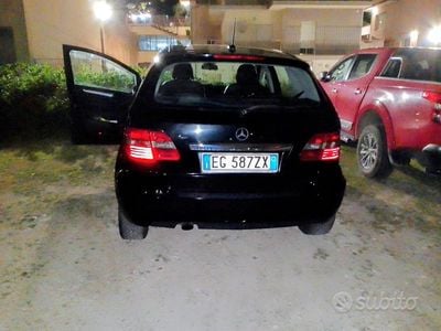 Usata Mercedes B180 2011 Nero Monovolume