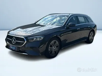 Usata Mercedes E200 Advanced 163 CV (119 kW) 2025 Grigio Station wagon