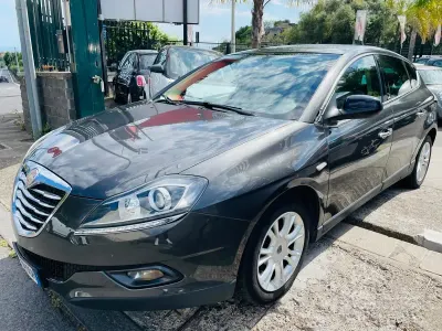 Begagnad Lancia Delta S 120 HK (88 kW) 2012 Grå Halvkombi