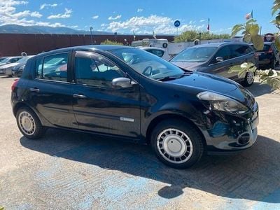 Nero Usata 2010 Renault Clio II Berlina | 2300 € (Buon prezzo)