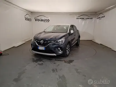 Usata Renault Captur Intens 95 CV (69 kW) 2020 Blu SUV