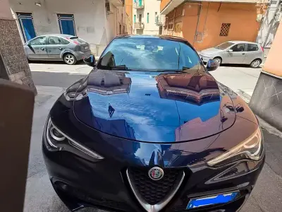 Usata Alfa Romeo Stelvio Business 179 CV (131 kW) 2018 Blu SUV