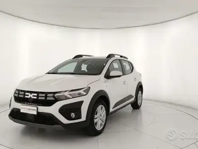 Usata Dacia Sandero Expression 101 CV (74 kW) 2024 Bianco Utilitaria