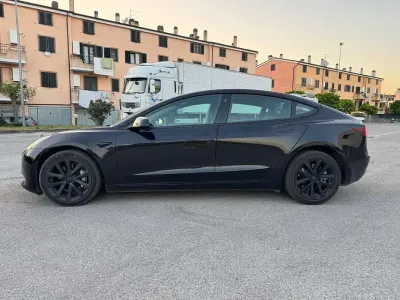 Usata Tesla Model 3 Standard Range 88 kW (120 CV) 2023 Nero Berlina