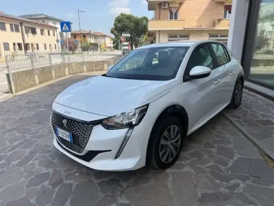 Usata Peugeot 208 Active 56 kW (77 CV) 2021 Bianco Utilitaria
