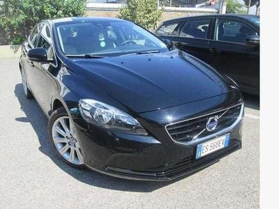 Usata Volvo V40 Momentum 114 CV (83 kW) 2013 Nero Berlina