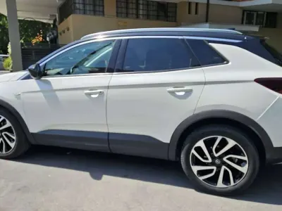 Usata Opel Grandland X Ultimate 131 CV (96 kW) 2019 Bianco SUV
