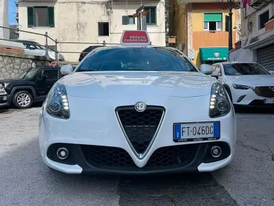 Begagnad Alfa Romeo Giulietta Business 120 HK (88 kW) 2018 Vit Halvkombi
