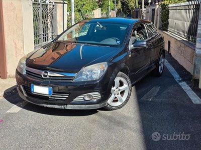 Usata Opel Astra GTC Cosmo 101 CV (74 kW) 2006 Nero Coupé
