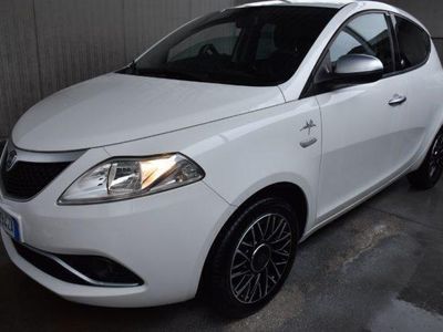 usata Lancia Ypsilon 1.2 69 CV 5 porte GPL Ecochic Gold