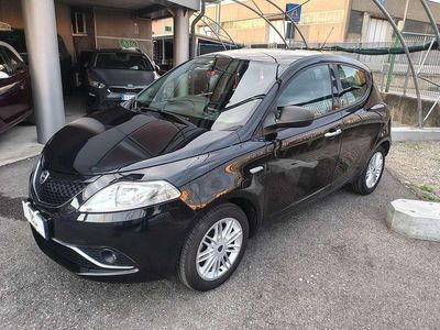 Usata Lancia Ypsilon Gold 69 CV (50 kW) 2016 Nero Utilitaria