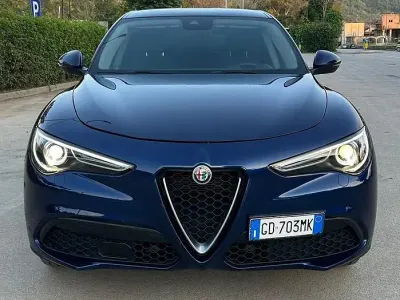 Usado Alfa Romeo Stelvio Super 160 CV (117 kW) 2020 Azul SUV