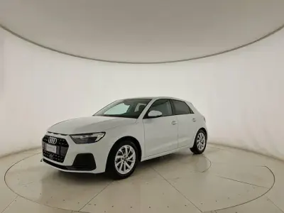 Usata Audi A1 Sportback Business 116 CV (85 kW) 2025 Bianco ghiacciaio metallizzato Utilitaria
