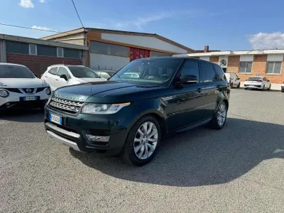 Usado Land Rover Range Rover HSE Dynamic 249 HP (183 kW) 2016 Verde SUV