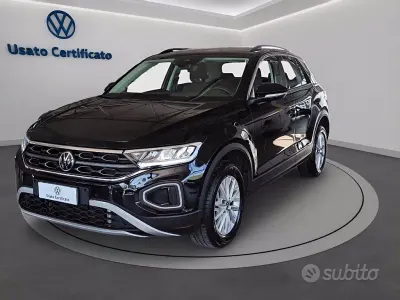 Usata VW T-Roc Life 150 CV (110 kW) 2023 Nero perla SUV