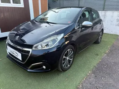 Usata Peugeot 208 Allure 100 CV (73 kW) 2016 Bluazzurro Utilitaria