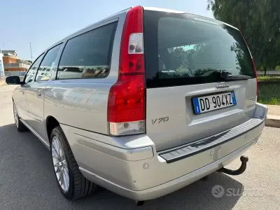 Usata Volvo V70 140 CV (102 kW) 2006 Grigio Station wagon