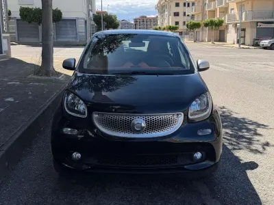 Usata Smart ForFour 71 CV (52 kW) 2015 Nero Utilitaria