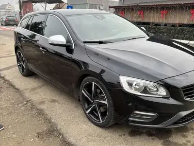 Usata Volvo V60 CC Momentum 190 CV (139 kW) 2015 Station wagon