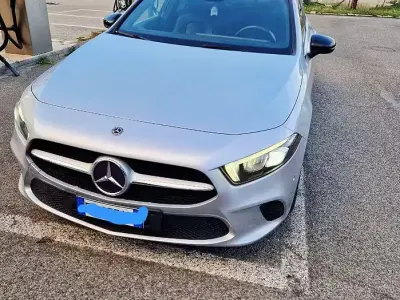 Usata Mercedes 180 136 CV (100 kW) 2019 Grigio Berlina