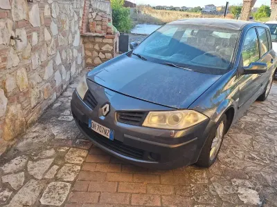 Usata Renault Mégane II 85 CV (62 kW) 2006 Bluazzurro Berlina