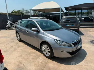 Usata Peugeot 308 Active 131 CV (96 kW) 2015 Grigio Berlina