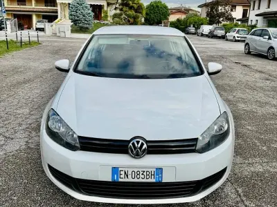 Usata VW Golf VII Highline 105 CV (77 kW) 2012 Bianco Berlina