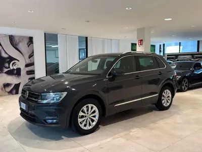 Usata VW Tiguan 131 CV (96 kW) 2020 Grigio SUV