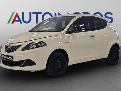 Usata Lancia Ypsilon Silver 69 CV (50 kW) 2022 Bianco Utilitaria
