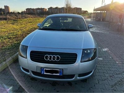 Begagnad Audi TT 180 HK (132 kW) 1999 Grå Sportkupé