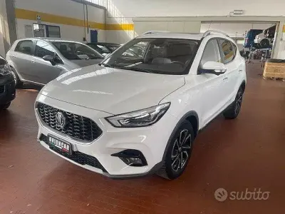 Usata MG ZS Luxury 111 CV (81 kW) 2022 Bianco SUV