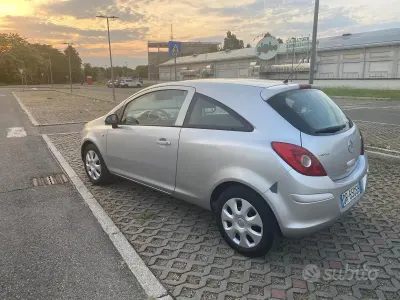 Usata Opel Corsa 75 CV (55 kW) 2008 Grigio Utilitaria