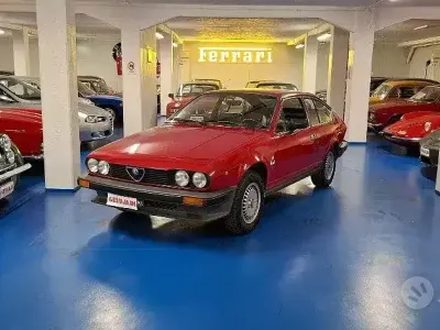 Usata Alfa Romeo GTV 131 CV (96 kW) 1982 Rosso alfa / pastello Coupé