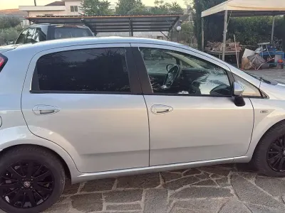 Usata Fiat Grande Punto Active 75 CV (55 kW) 2007 Utilitaria